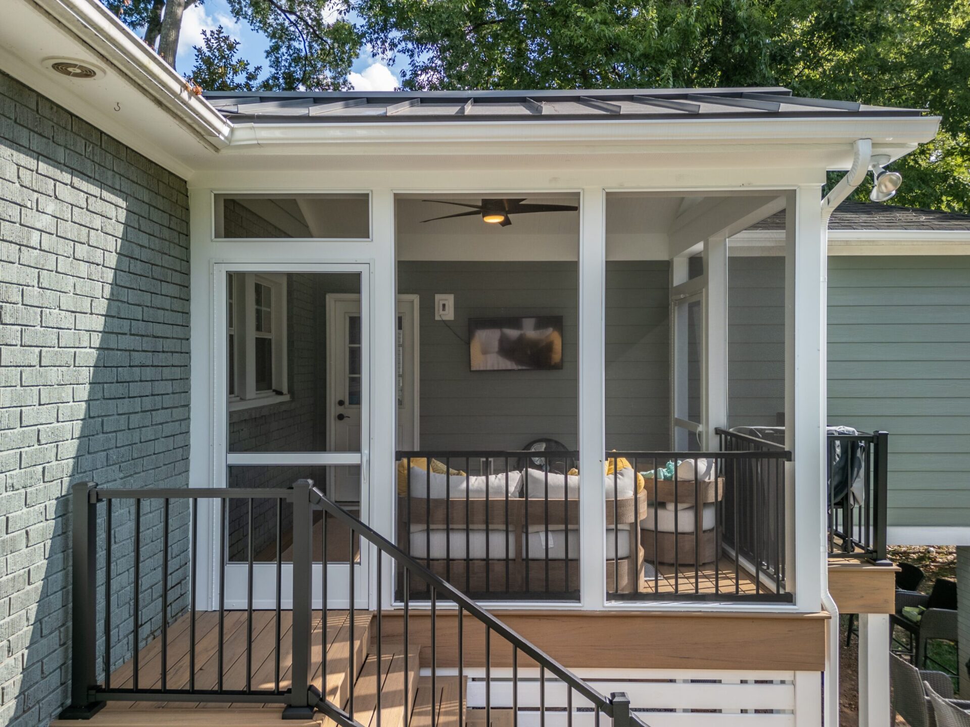 NoDa Screen Porch